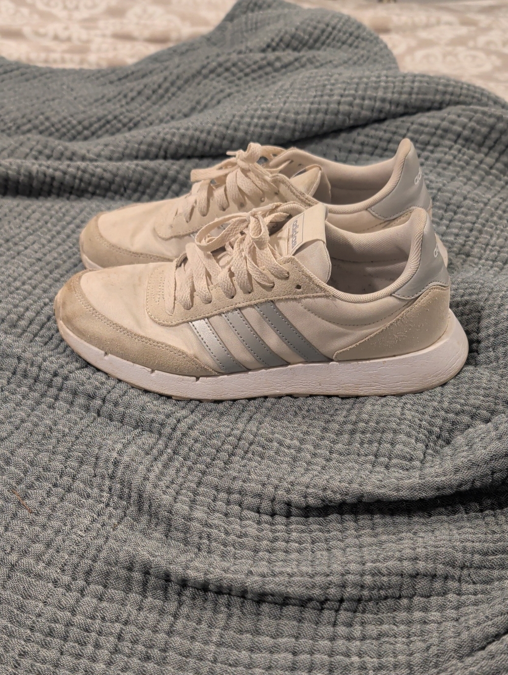 adidas Women’s Cream/Light Gray Casual Retro Sneakers